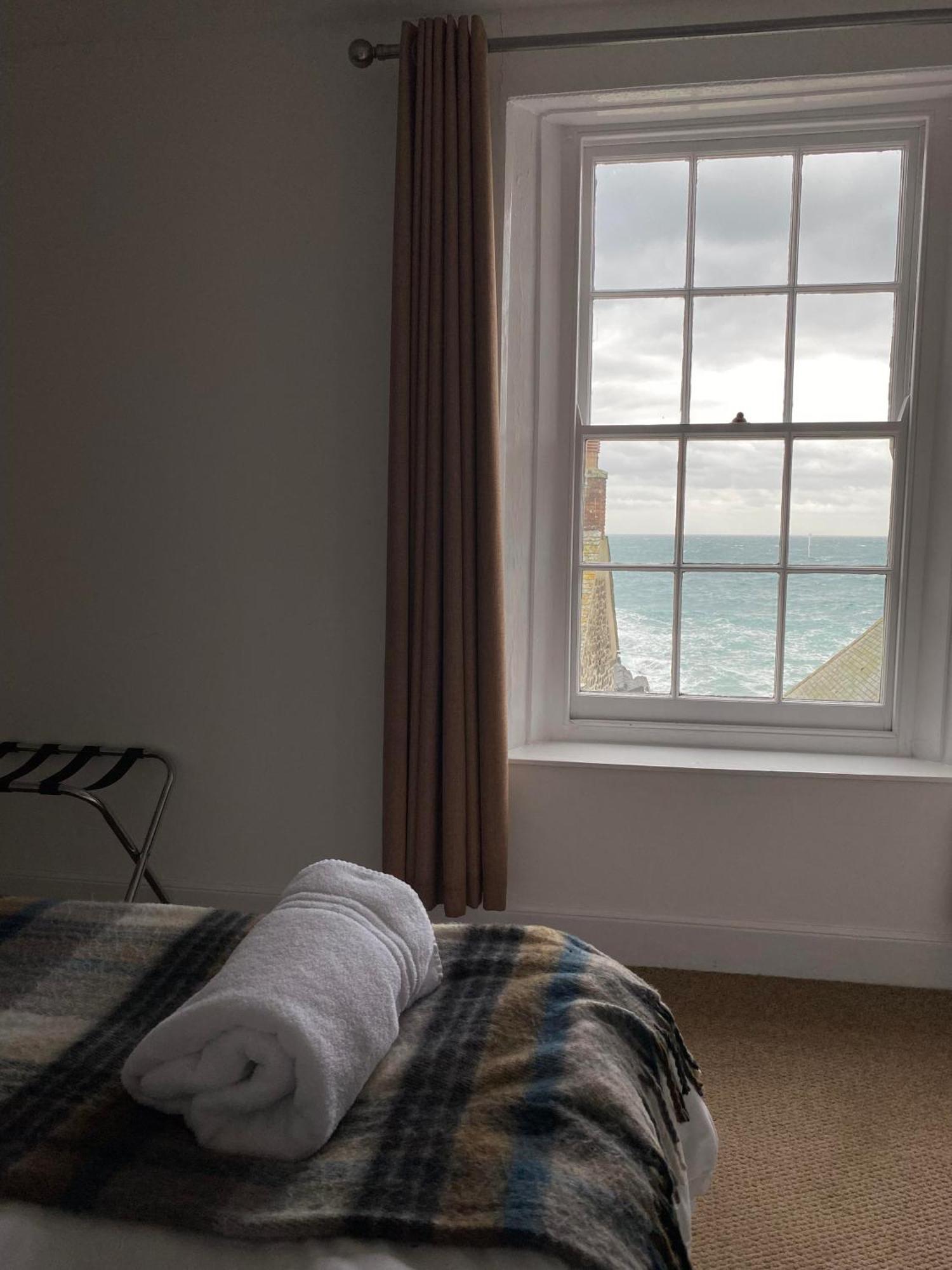 Cadgwith Cove Inn Habitación foto